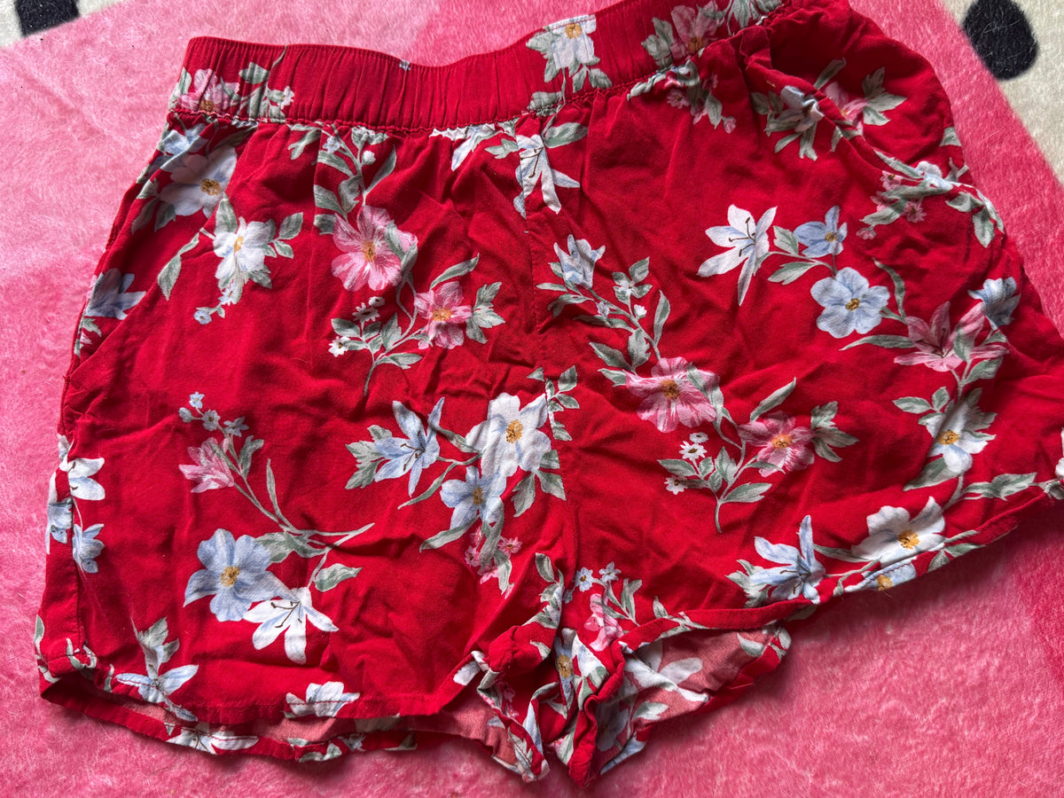 Red Divided Floral shorts - 2